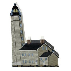 CAT’S MEOW Village New London Harbor Light Colonial Lighthouse 7" Wooden Decor